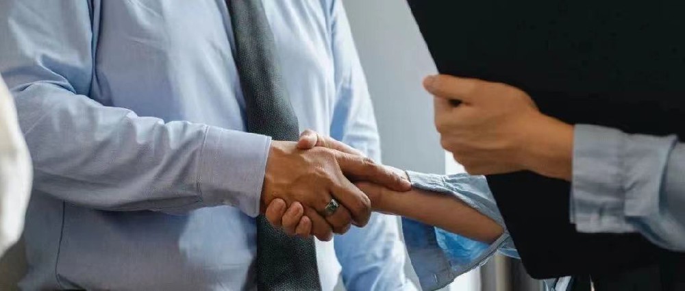从管理者到领导者的7个准则：管理自己，成就他人
